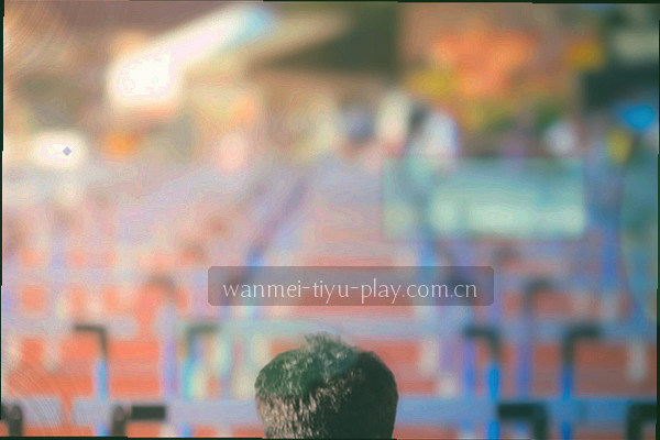 转会流动箭头与俱乐部图标的抽象图